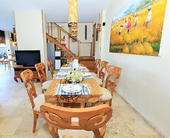 Breezy Point Villas