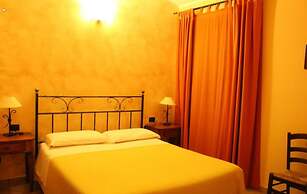 Angelucci Agriturismo con Camere e Agri Camping