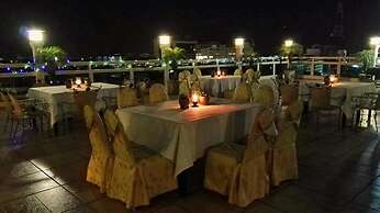 Crystal Lodge