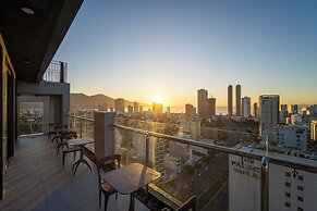 Luxtery Hotel