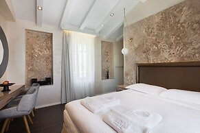 Consolato Boutique