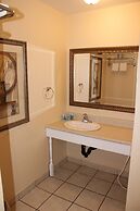 Crestwood Inn