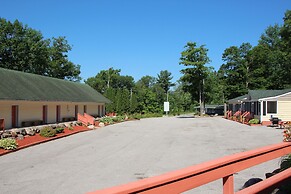 Crestwood Inn
