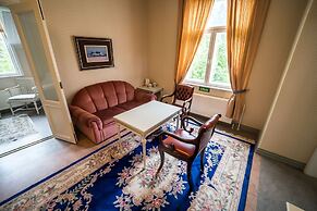 Karolineburg Manor House Hotel
