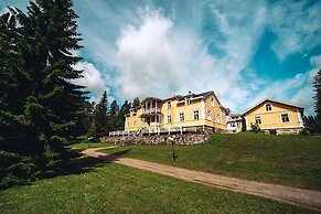 Karolineburg Manor House Hotel