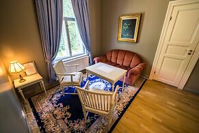 Karolineburg Manor House Hotel