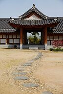 Hanok Hotel Youngsanjae