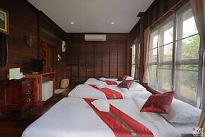Khaothone River View Resort