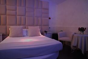 Bee Queen Hotel