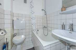 1 bedroom apartment in prime location