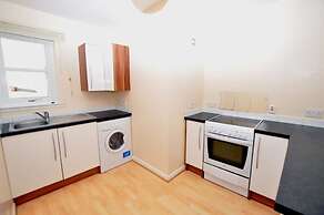 4 Varis Apartments