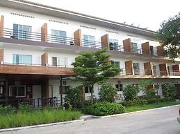 Baansakulpetch Hotel