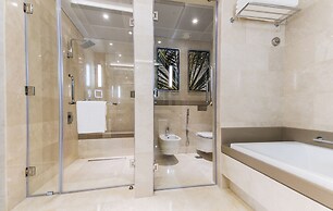 Ayla Grand Hotel