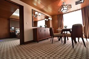 Ayla Grand Hotel