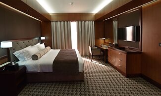 Ayla Grand Hotel