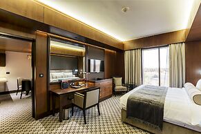Ayla Grand Hotel