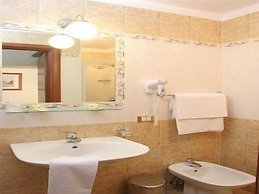 AdoraSuite B&B