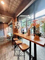 Yotaka The Hostel