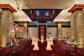 Hilton Linzhi Resort