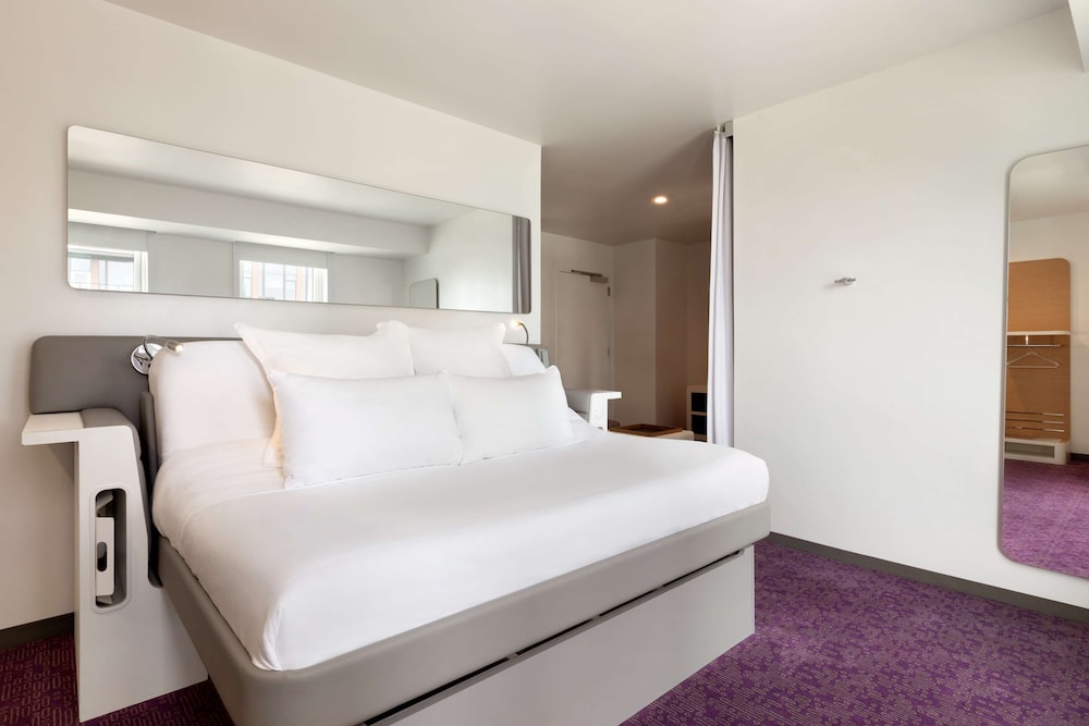 YOTEL Boston