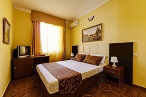 Marton VILLA BADEN
