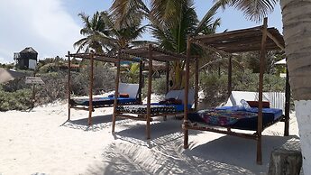 Playa Las Palmas Glamping Tulum