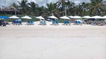 Playa Las Palmas Glamping Tulum