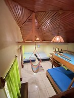 Las Palmeras Beachfront Hotel