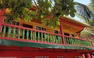 Las Palmeras Beachfront Hotel