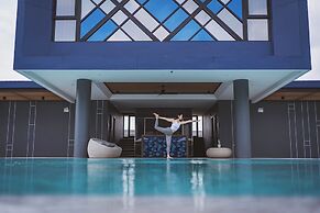 Blue Rabbit Hotel