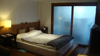 Phuchada Residence