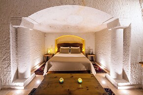 Tulip Cave Suites