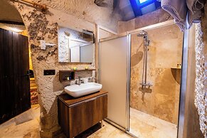 Tulip Cave Suites