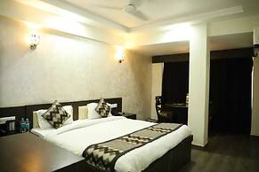 Hotel Ashish Palace