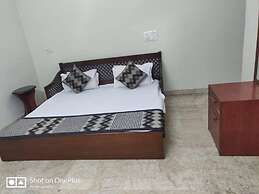 Hotel Ashish Palace