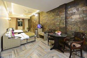 Hotel Ashish Palace
