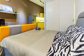 Luzzeri Suite Empire Damansara