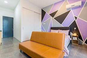 Luzzeri Suite Empire Damansara