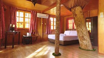 Borneo Tree House