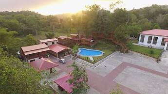 Borneo Tree House