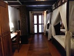 Royal Peacock Boutique Hotel