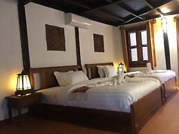 Royal Peacock Boutique Hotel