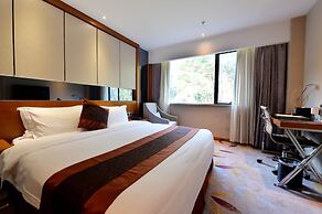Reethi Rah Hotel