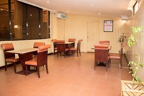Simama Hotel