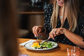 DoubleTree by Hilton Dubai - Business Bay