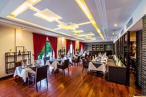 Lotus Blanc Hotel