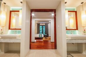 Lotus Blanc Hotel