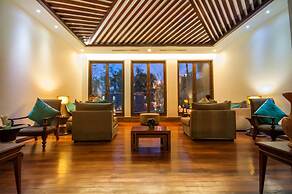 Lotus Blanc Hotel