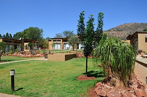 Manor Hills Guest Lodge