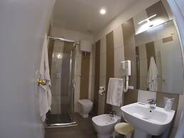 Up Hotel